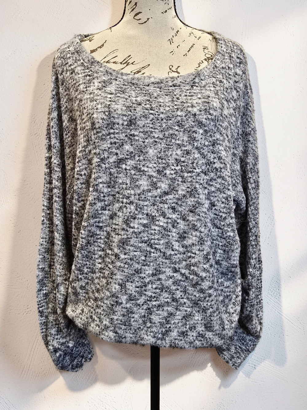 Gilli Black & Grey Knit Ruched Sleeve Pullover Sweater - Size M